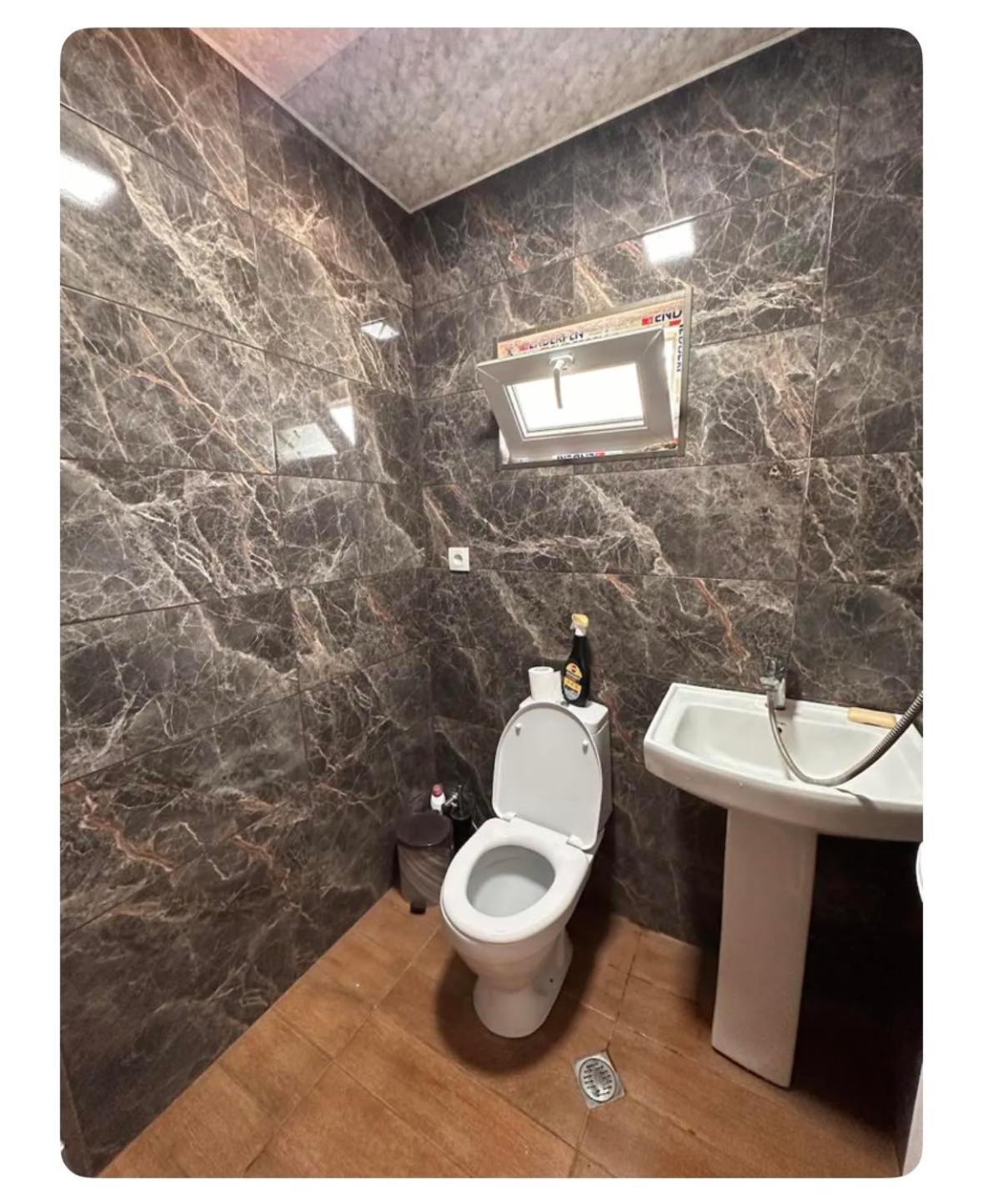 Kutaisi Airport Guesthouse Partskhanaqanevi Exteriör bild